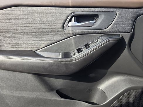 Used 2021 Nissan Rogue SV image 20