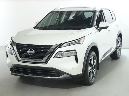 Certified 2023 Nissan Rogue SL w/ SL Premium Package AWD/4WD image 4