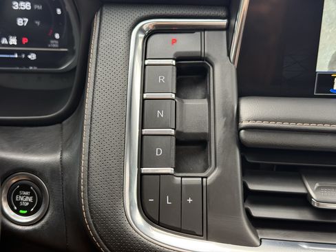 Used 2023 GMC Yukon XL AT4 w/ AT4 Premium Package AWD/4WD image 23