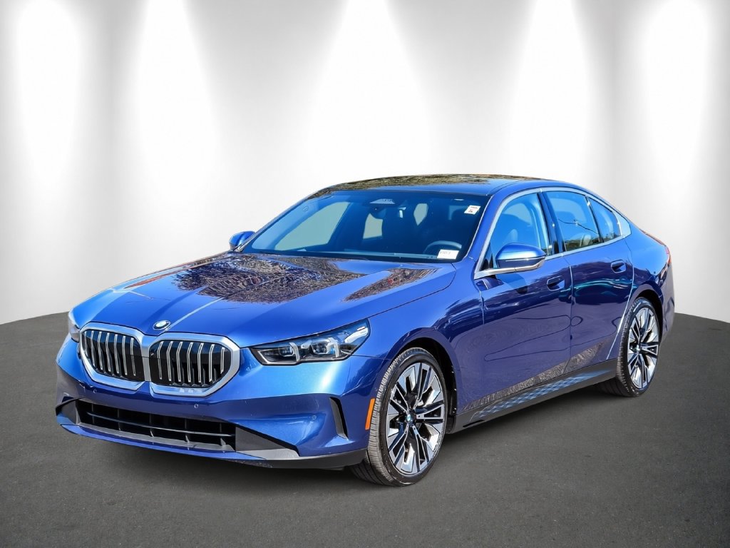 Used 2026 BMW 540i xDrive AWD/4WD image 3
