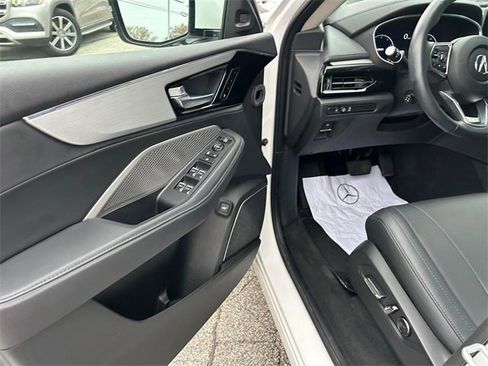 Certified 2024 Acura MDX SH-AWD image 9