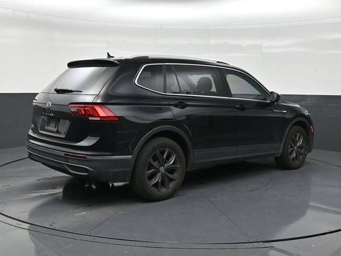 Used 2024 Volkswagen Tiguan SE FWD image 5