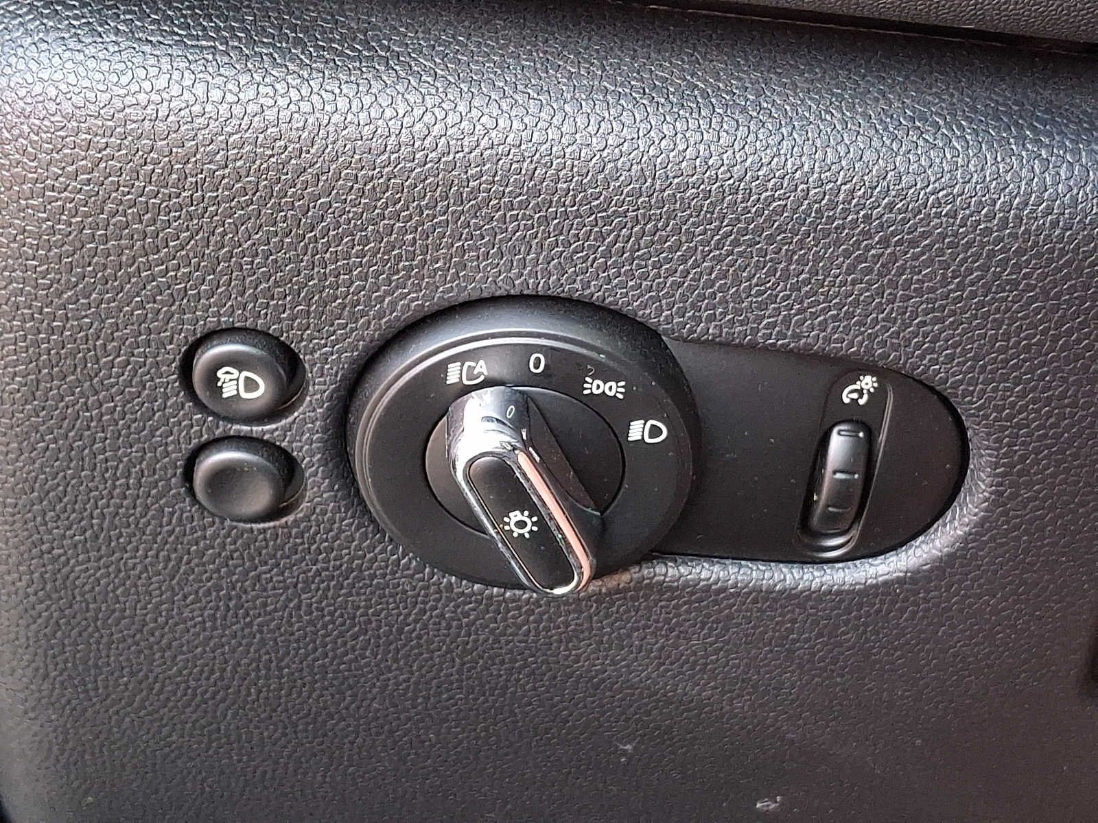 Used 2024 MINI Cooper 4-Door Hardtop FWD image 23