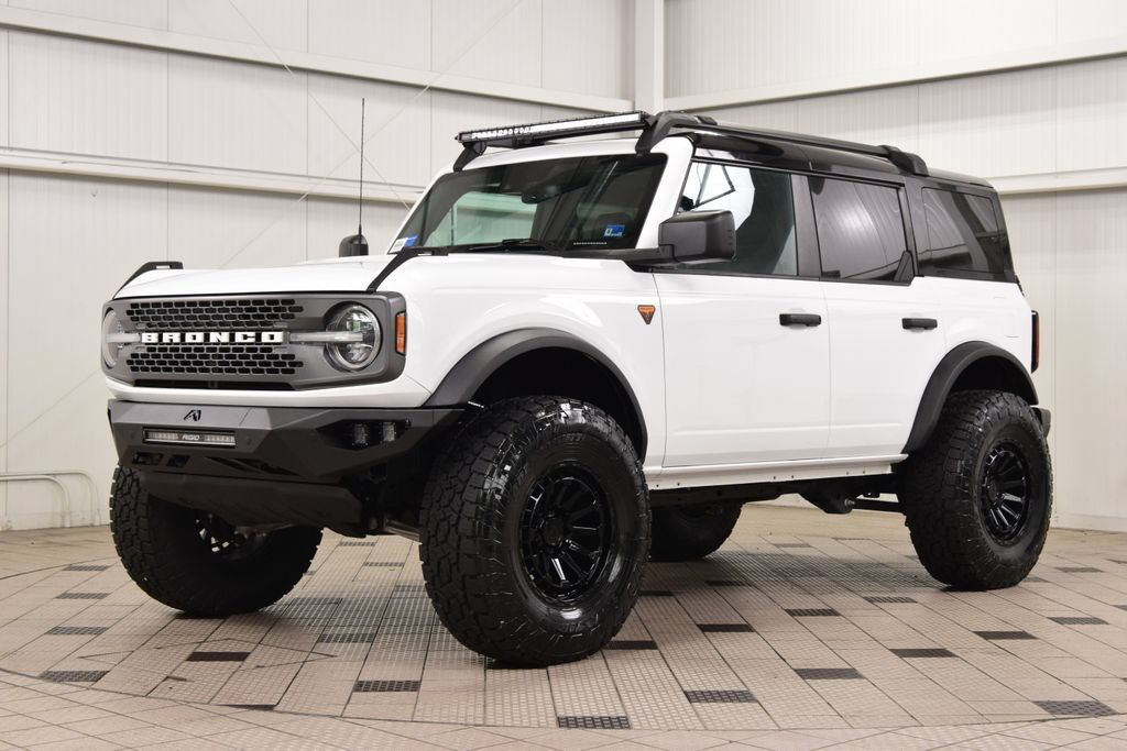 Used 2024 Ford Bronco Badlands AWD/4WD image 3
