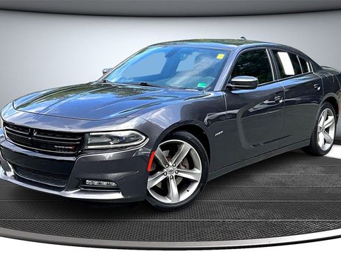 Used 2018 Dodge Charger R/T image 3