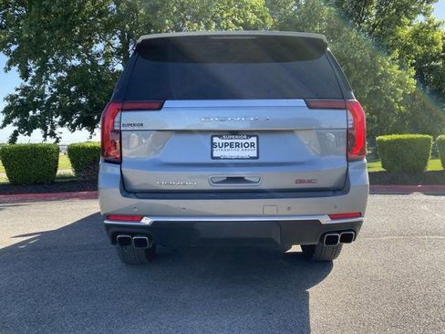 Used 2025 GMC Yukon XL Denali AWD/4WD image 5