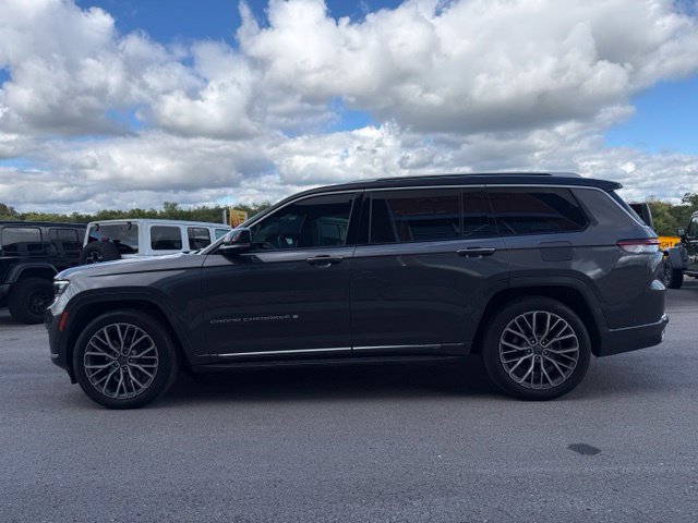 Used 2023 Jeep Grand Cherokee L Summit AWD/4WD image 6