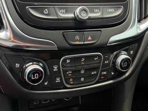 Used 2024 Chevrolet Equinox Premier FWD image 19