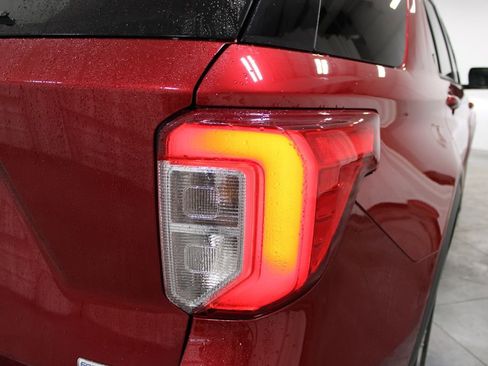 Used 2020 Ford Explorer Limited image 27