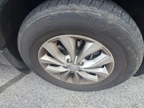 Used 2019 Kia Sedona LX image 4