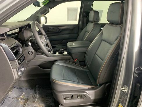 Used 2025 GMC Yukon AT4 w/ AT4 Premium Package image 14