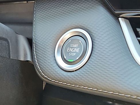 Certified 2025 Chevrolet Equinox LT FWD image 23