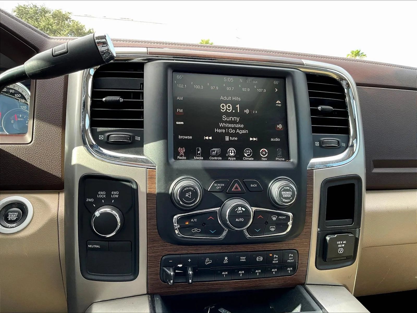 Used 2017 RAM 2500 Laramie w/ Snow Chief Group AWD/4WD image 25