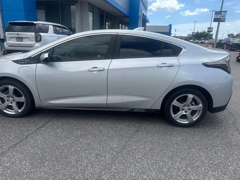 Used 2017 Chevrolet Volt LT FWD image 7