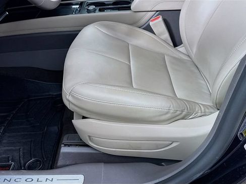Used 2022 Lincoln Corsair AWD w/ Equipment Group 101A image 19