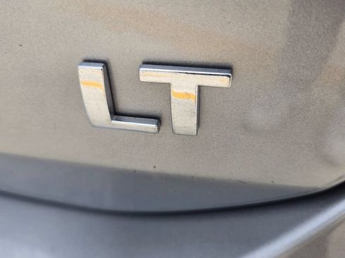 Used 2023 Chevrolet Equinox LT FWD image 12
