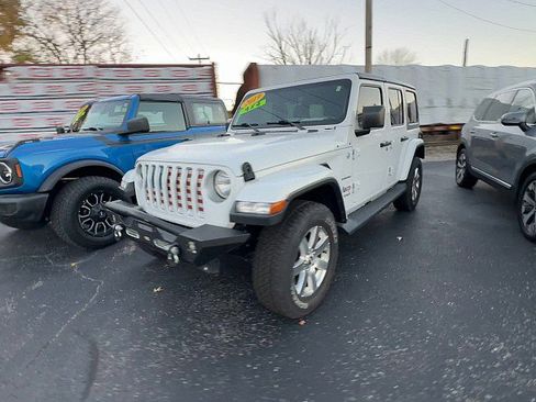 Used 2019 Jeep Wrangler Unlimited Sahara w/ Uconnect 4C Nav & Sound Group image 2