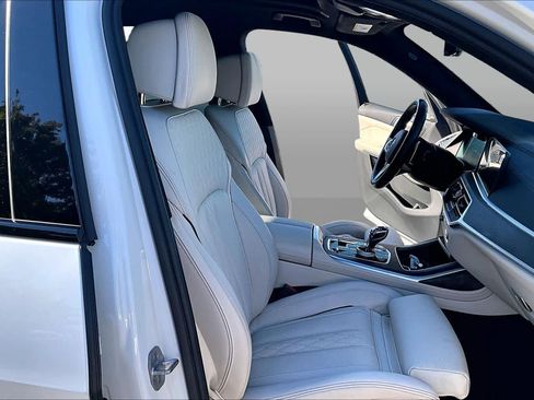 Used 2022 BMW X7 M50i AWD/4WD image 8