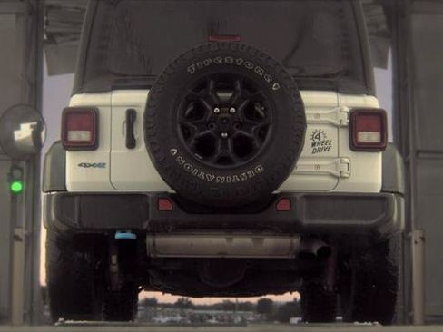 Used 2023 Jeep Wrangler Unlimited AWD/4WD image 9