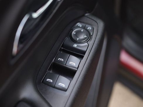 Used 2019 Chevrolet Equinox LT image 22