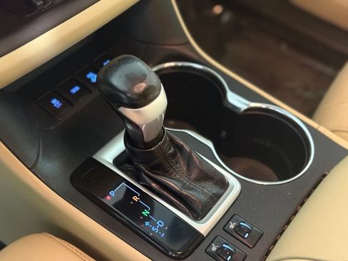 Used 2018 Toyota Highlander XLE AWD/4WD image 15