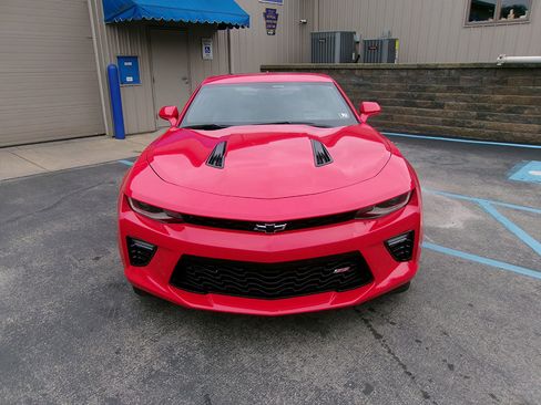 Used 2017 Chevrolet Camaro SS image 2
