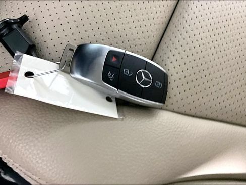 Used 2019 Mercedes-Benz C 300 4MATIC Sedan image 10
