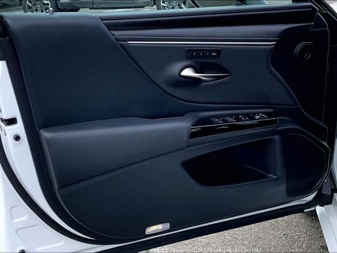 Certified 2025 Lexus ES 350 w/ Premium Package image 22