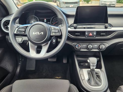 Certified 2023 Kia Forte LXS w/ LXS Technology Package FWD image 12