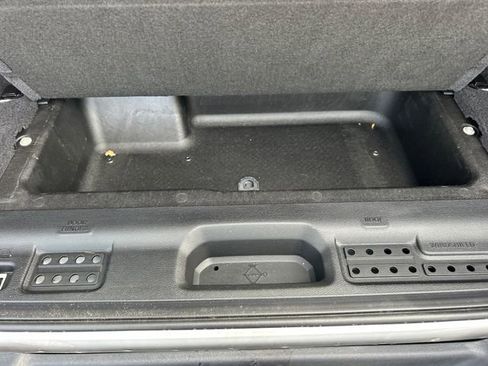 Used 2025 Jeep Wrangler Sport image 41