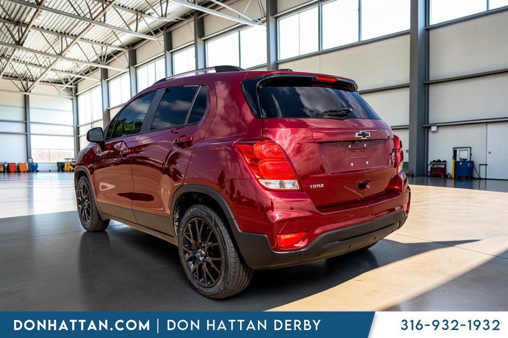 Used 2022 Chevrolet Trax LT w/ Sport Edition FWD image 27