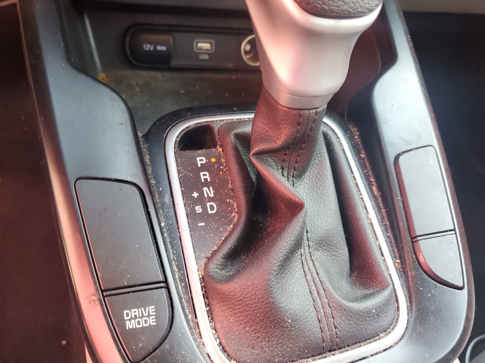 Used 2025 Kia Soul LX w/ LX Technology Package FWD image 16