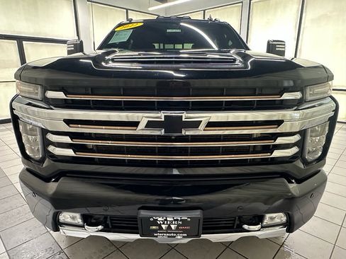 Used 2022 Chevrolet Silverado 2500 High Country w/ Z71 Off-Road Package image 16