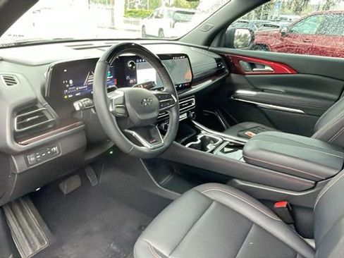 Used 2025 Chevrolet Traverse Z71 w/ Enhanced Driving Package AWD/4WD image 10