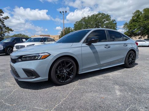 Used 2023 Honda Civic Sport image 2