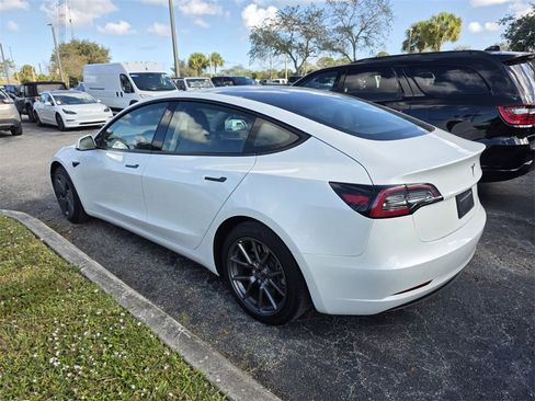 Used 2023 Tesla Model 3 Standard Range image 4