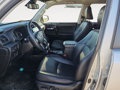 Used 2020 Toyota 4Runner TRD Off-Road Premium AWD/4WD image 9