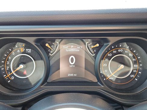 Used 2025 Jeep Gladiator Sport AWD/4WD image 23