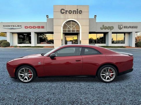 Used 2024 Dodge Charger Daytona Scat Pack w/ Plus Group AWD/4WD image 6