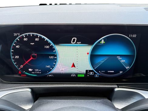 Used 2023 Mercedes-Benz EQB 300 4MATIC image 14