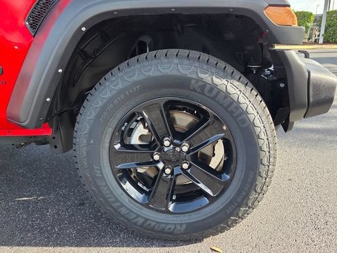 Used 2023 Jeep Wrangler Sport AWD/4WD image 9