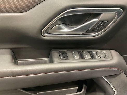 Used 2022 Chevrolet Suburban RST w/ Luxury Package AWD/4WD image 7