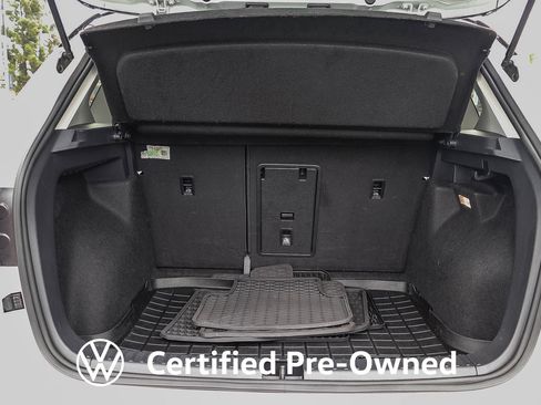 Used 2023 Volkswagen Taos SE w/ Panoramic Sunroof Package FWD image 27