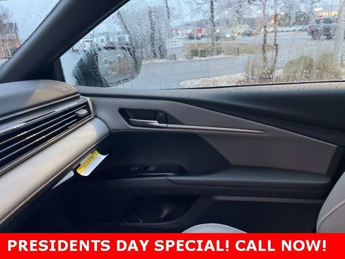 Used 2026 Toyota Camry SE image 29