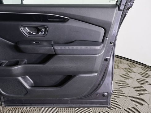 Used 2024 Honda Pilot Touring image 21