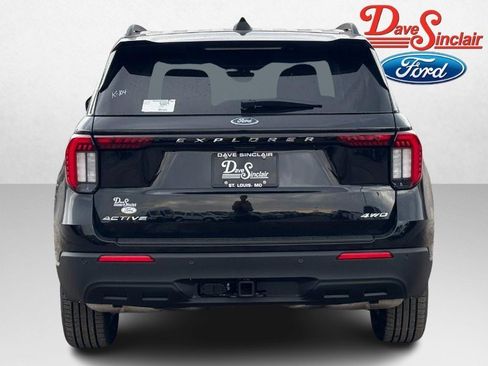 New 2026 Ford Explorer Active AWD/4WD image 8