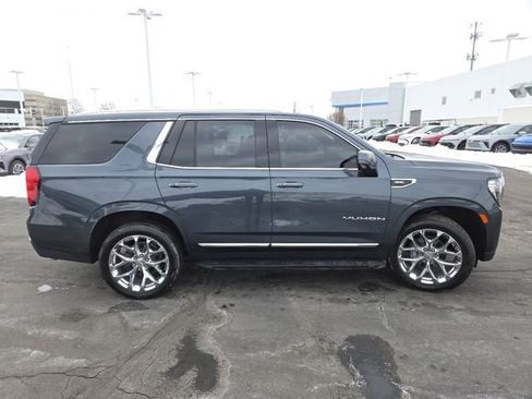 Used 2021 GMC Yukon SLT w/ SLT Premium Package image 24