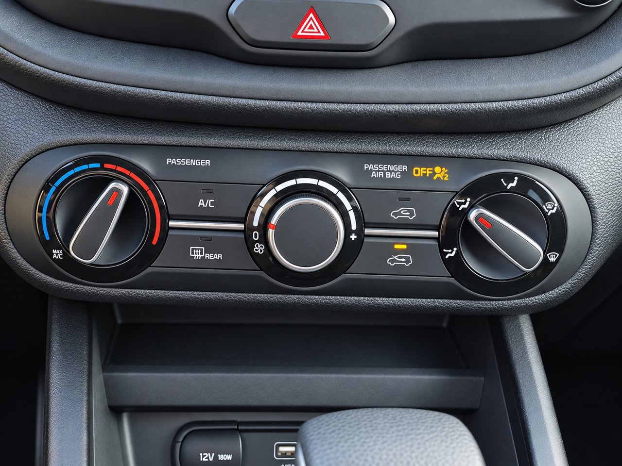 Used 2023 Kia Soul LX w/ LX Technology Package FWD image 18