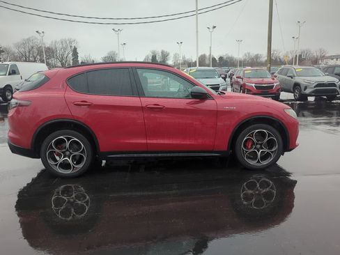 Used 2025 Alfa Romeo Stelvio Sprint w/ Veloce Package image 11