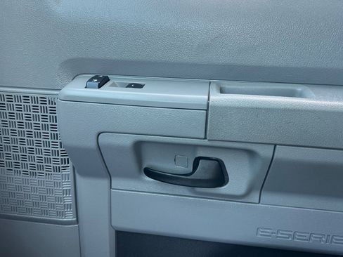 Used 2022 Ford E-450 and Econoline 450 Super Duty w/ Power Windows & Locks Group image 19